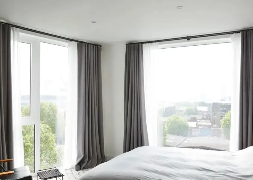 Tirai Double Layer di Kamar Hotel Mewah